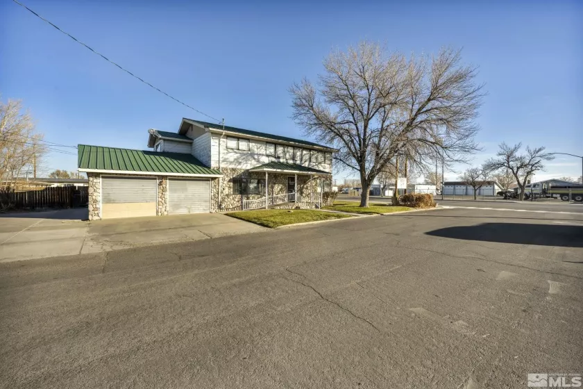 2 Newcombe, Yerington, Nevada 89447, ,Commercial Sale,Residential,Newcombe,240015072