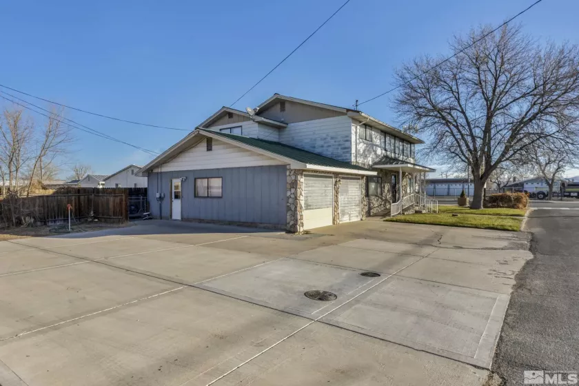 2 Newcombe, Yerington, Nevada 89447, ,Commercial Sale,Residential,Newcombe,240015072