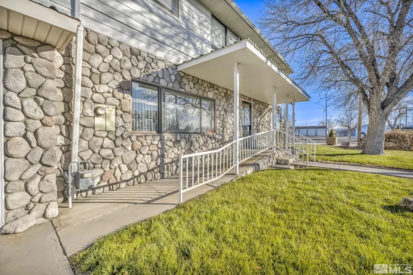 2 Newcombe, Yerington, Nevada 89447, ,Commercial Sale,Residential,Newcombe,240015072