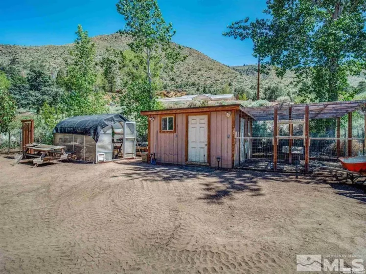 106705 US-395, Coleville, California 96107, ,Commercial Sale,Residential,US-395,240007617
