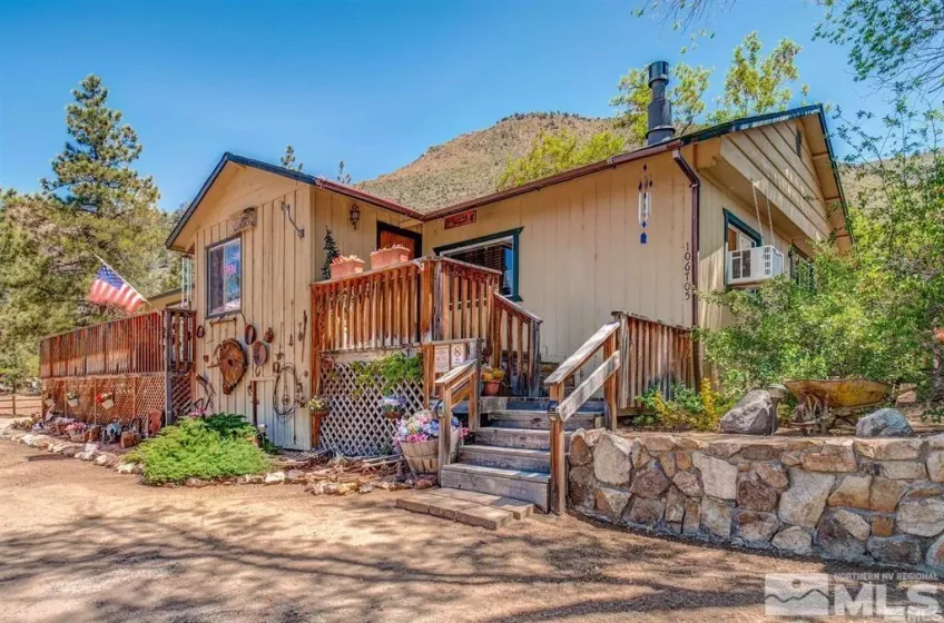 106705 US-395, Coleville, California 96107, ,Commercial Sale,Residential,US-395,240007617