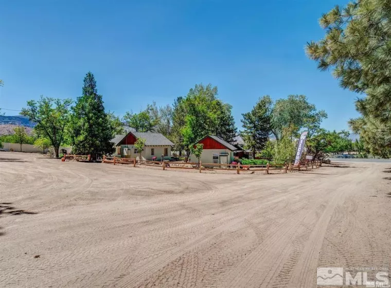 106705 US-395, Coleville, California 96107, ,Commercial Sale,Residential,US-395,240007617