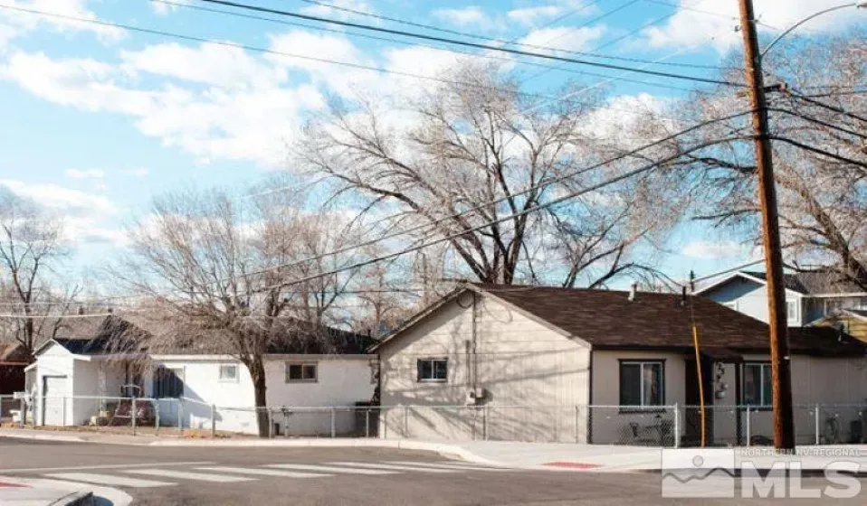 125 Broadway, Fallon, Nevada 89406, ,Residential Income,Residential,Broadway,250002970