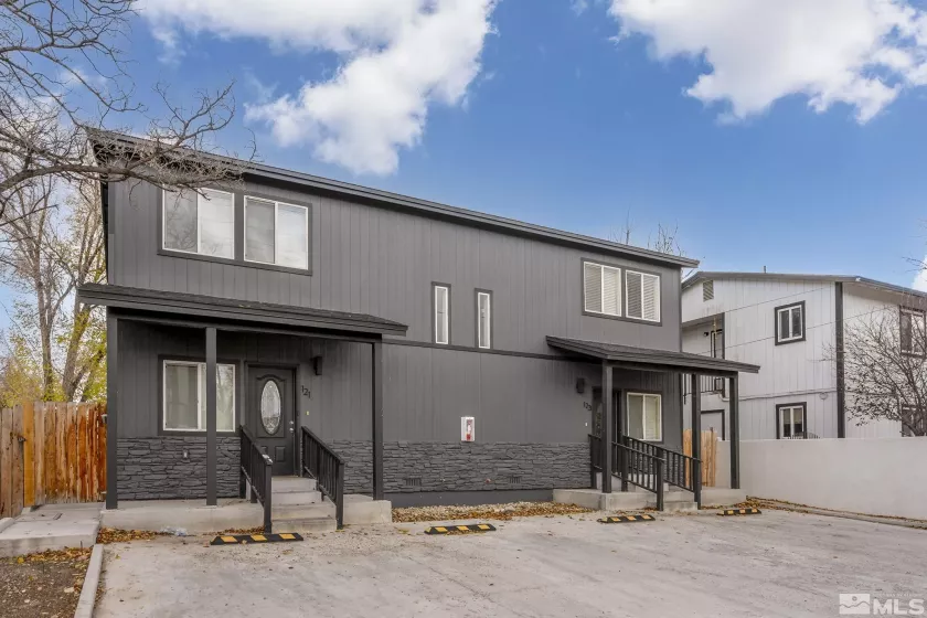 125 Caliente, Reno, Nevada 89509, ,Residential Income,Residential,Caliente,250001658