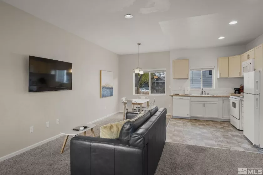 125 Caliente, Reno, Nevada 89509, ,Residential Income,Residential,Caliente,250001658