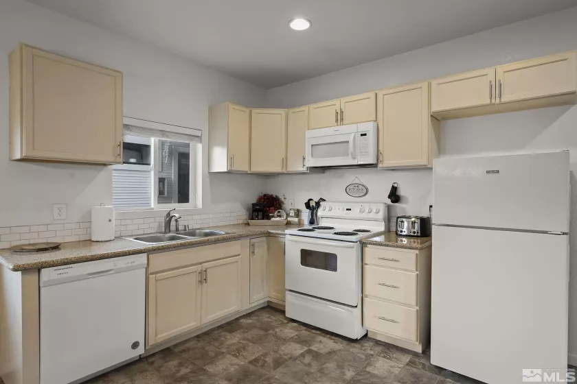 125 Caliente, Reno, Nevada 89509, ,Residential Income,Residential,Caliente,250001658