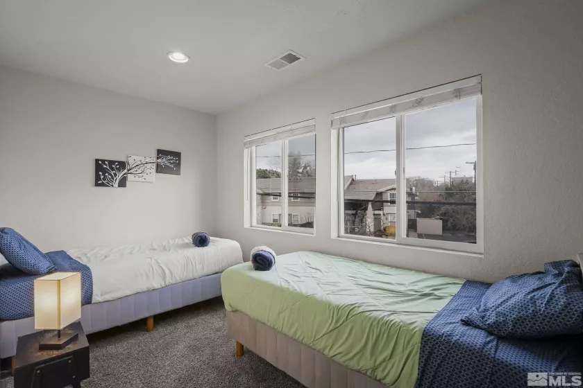 125 Caliente, Reno, Nevada 89509, ,Residential Income,Residential,Caliente,250001658