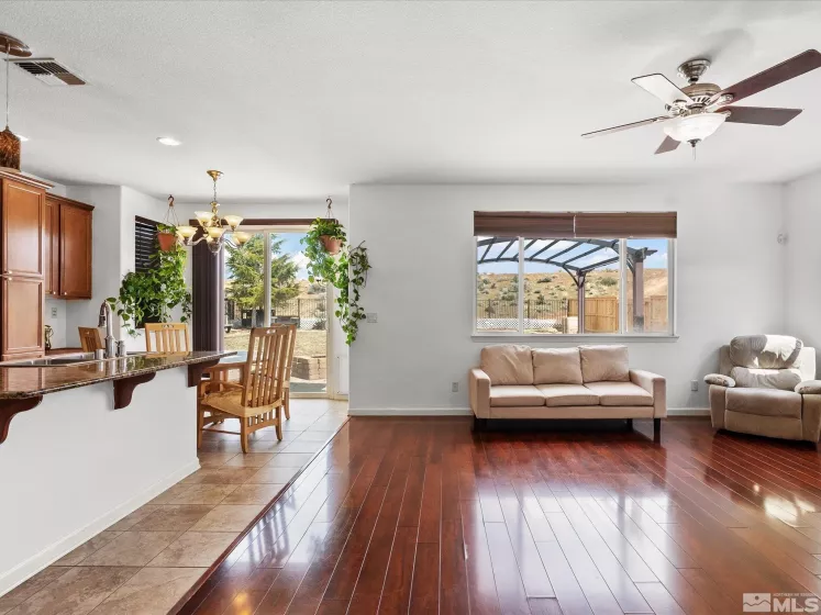 7730 Opal, Reno, Nevada 89506, 3 Bedrooms Bedrooms, ,2 BathroomsBathrooms,Residential,Residential,Opal,250005018