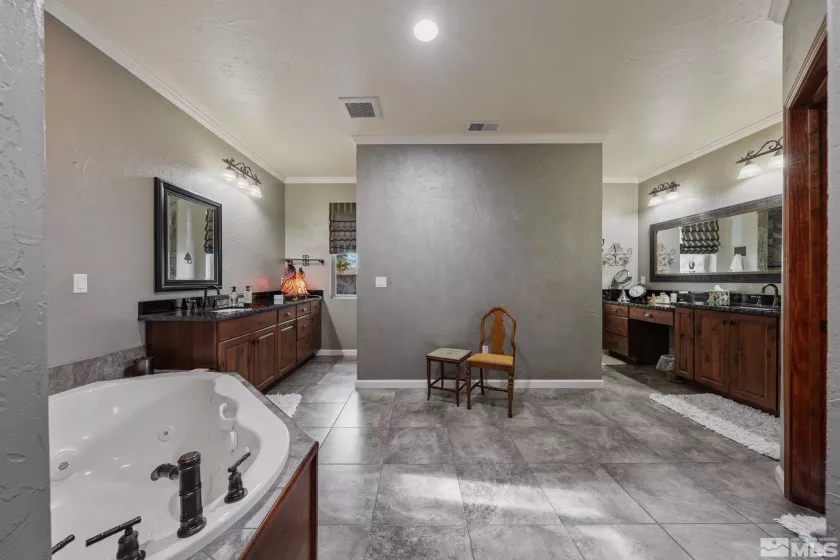 951 Riverview, Gardnerville, Nevada 89460, 5 Bedrooms Bedrooms, ,5 BathroomsBathrooms,Residential,Residential,Riverview,250004936