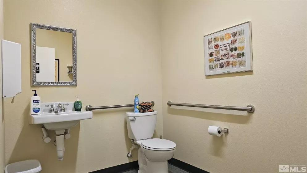 405 Main, Yerington, Nevada 89447, ,Commercial Sale,Residential,Main,230008494