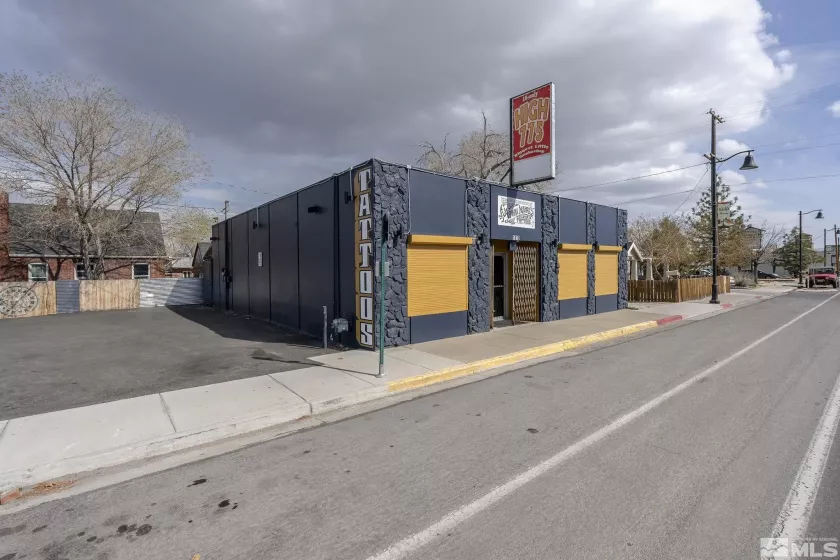 1110 Well, Reno, Nevada 89502, ,Commercial Sale,Residential,Well,230003564