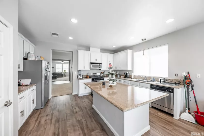 5441 Siltstone, Sparks, Nevada 89436, 3 Bedrooms Bedrooms, ,2 BathroomsBathrooms,Residential,Residential,Siltstone,250006216