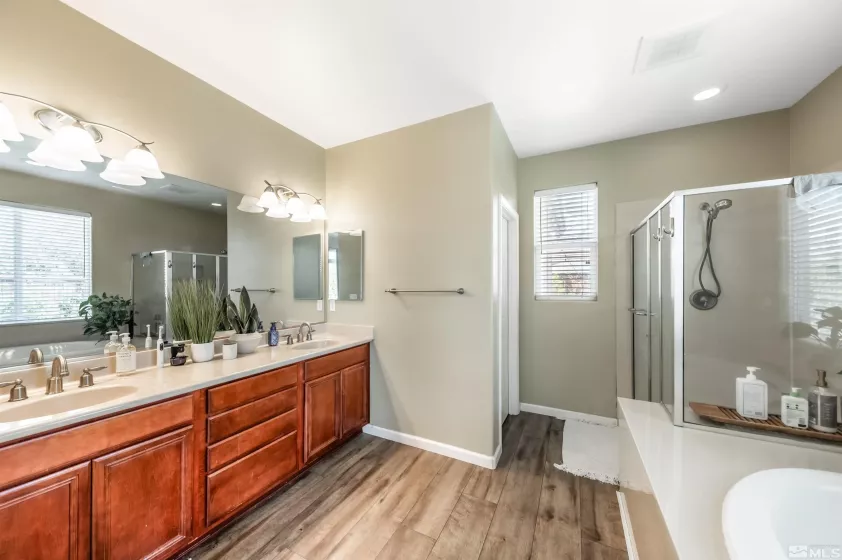5441 Siltstone, Sparks, Nevada 89436, 3 Bedrooms Bedrooms, ,2 BathroomsBathrooms,Residential,Residential,Siltstone,250006216