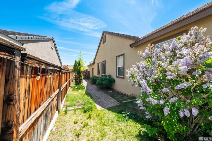 5441 Siltstone, Sparks, Nevada 89436, 3 Bedrooms Bedrooms, ,2 BathroomsBathrooms,Residential,Residential,Siltstone,250006216