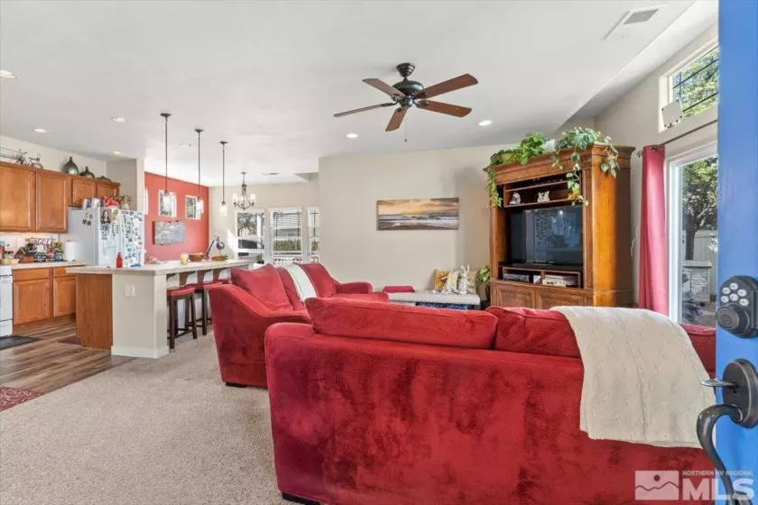 1323 Par Three, Sparks, Nevada 89436, 2 Bedrooms Bedrooms, ,2 BathroomsBathrooms,Residential,Residential,Par Three,250005041