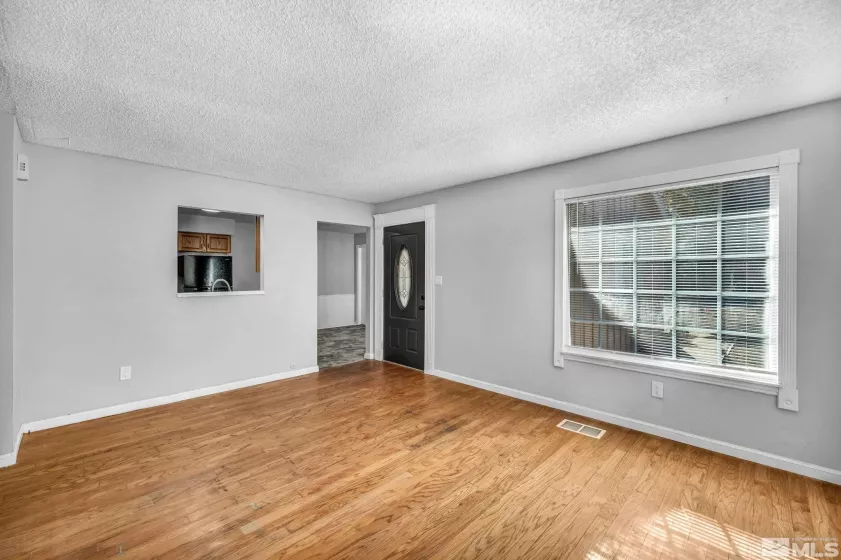 6735 Peppermint, Reno, Nevada 89506, 3 Bedrooms Bedrooms, ,2 BathroomsBathrooms,Residential,Residential,Peppermint,250005038
