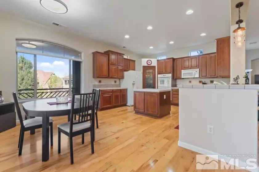 9900 Wilbur May, Reno, Nevada 89521, 3 Bedrooms Bedrooms, ,3 BathroomsBathrooms,Residential,Residential,Wilbur May,250004727