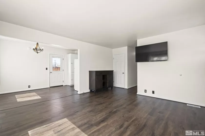 690 Russell, Fallon, Nevada 89406, 3 Bedrooms Bedrooms, ,2 BathroomsBathrooms,Residential,Residential,Russell,250004587