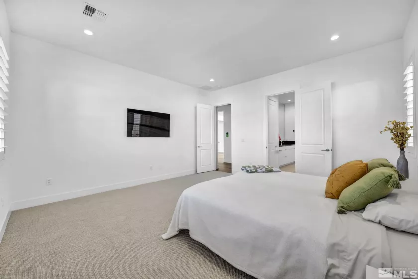 2277 White Clay, Reno, Nevada 89521, 2 Bedrooms Bedrooms, ,3 BathroomsBathrooms,Residential,Residential,White Clay,250004444
