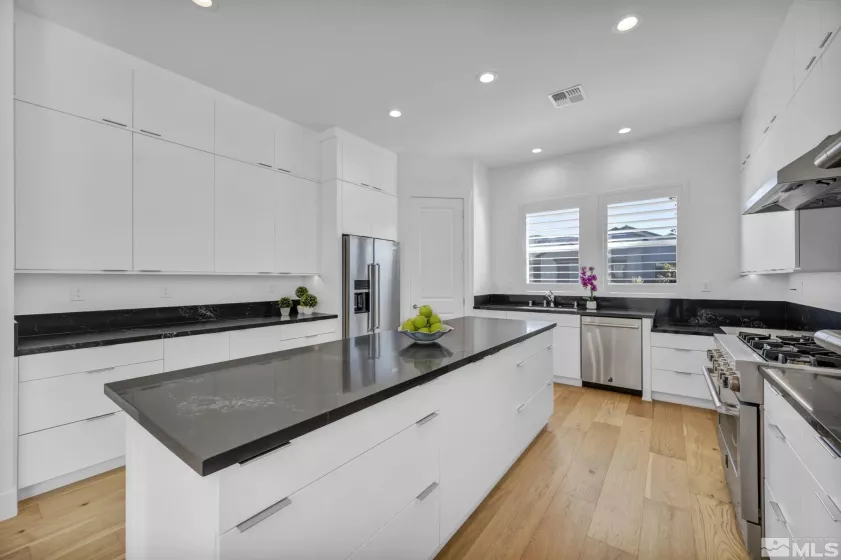 2277 White Clay, Reno, Nevada 89521, 2 Bedrooms Bedrooms, ,3 BathroomsBathrooms,Residential,Residential,White Clay,250004444