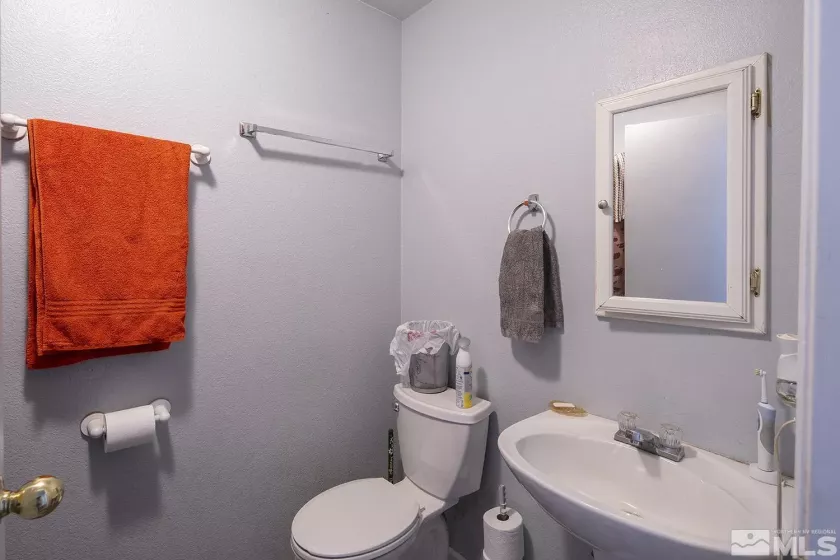 3600 Sun Cloud, Reno, Nevada 89506, 4 Bedrooms Bedrooms, ,3 BathroomsBathrooms,Residential,Residential,Sun Cloud,240012218