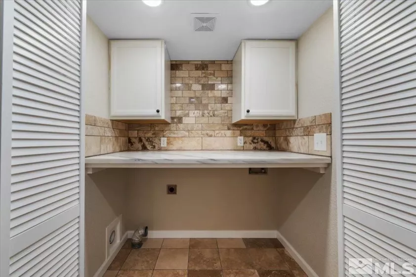4550 Noche, Reno, Nevada 89502, 4 Bedrooms Bedrooms, ,3 BathroomsBathrooms,Residential,Residential,Noche,240012456
