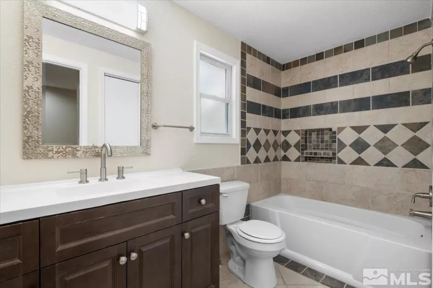 4550 Noche, Reno, Nevada 89502, 4 Bedrooms Bedrooms, ,3 BathroomsBathrooms,Residential,Residential,Noche,240012456