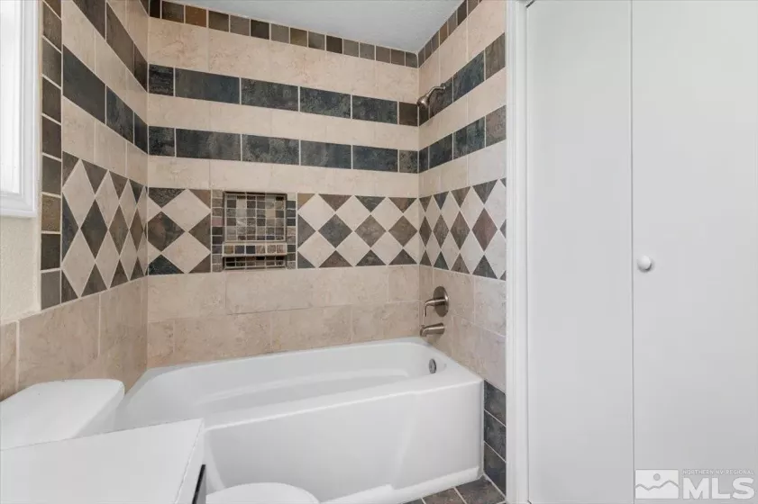 4550 Noche, Reno, Nevada 89502, 4 Bedrooms Bedrooms, ,3 BathroomsBathrooms,Residential,Residential,Noche,240012456