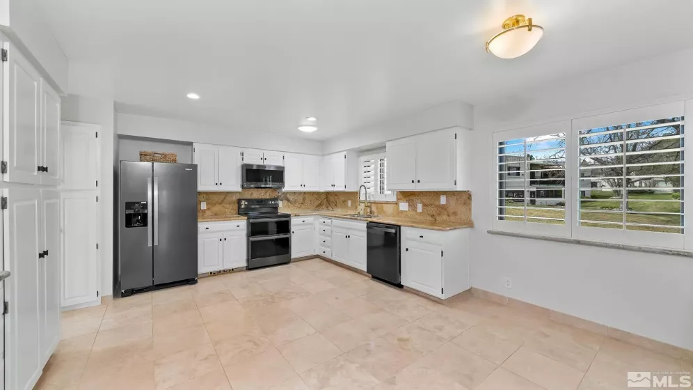4947 Lakeridge, Reno, Nevada 89509, 4 Bedrooms Bedrooms, ,4 BathroomsBathrooms,Residential,Residential,Lakeridge,250004341