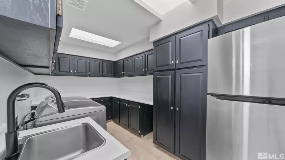 4947 Lakeridge, Reno, Nevada 89509, 4 Bedrooms Bedrooms, ,4 BathroomsBathrooms,Residential,Residential,Lakeridge,250004341