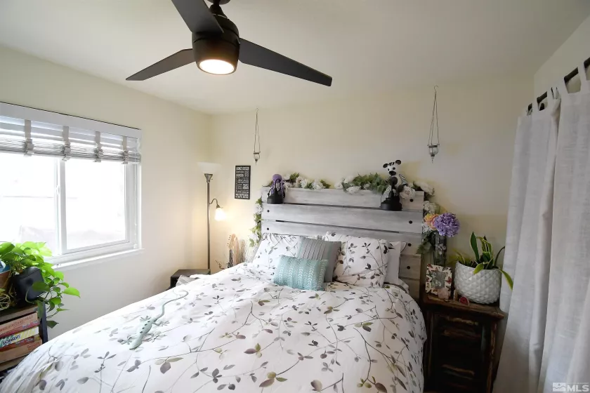 8653 Piper, Reno, Nevada 89506, 3 Bedrooms Bedrooms, ,2 BathroomsBathrooms,Residential,Residential,Piper,250004669