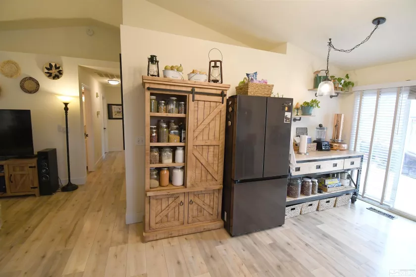 8653 Piper, Reno, Nevada 89506, 3 Bedrooms Bedrooms, ,2 BathroomsBathrooms,Residential,Residential,Piper,250004669
