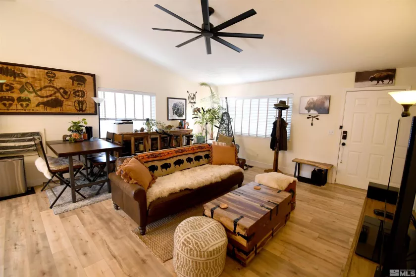 8653 Piper, Reno, Nevada 89506, 3 Bedrooms Bedrooms, ,2 BathroomsBathrooms,Residential,Residential,Piper,250004669