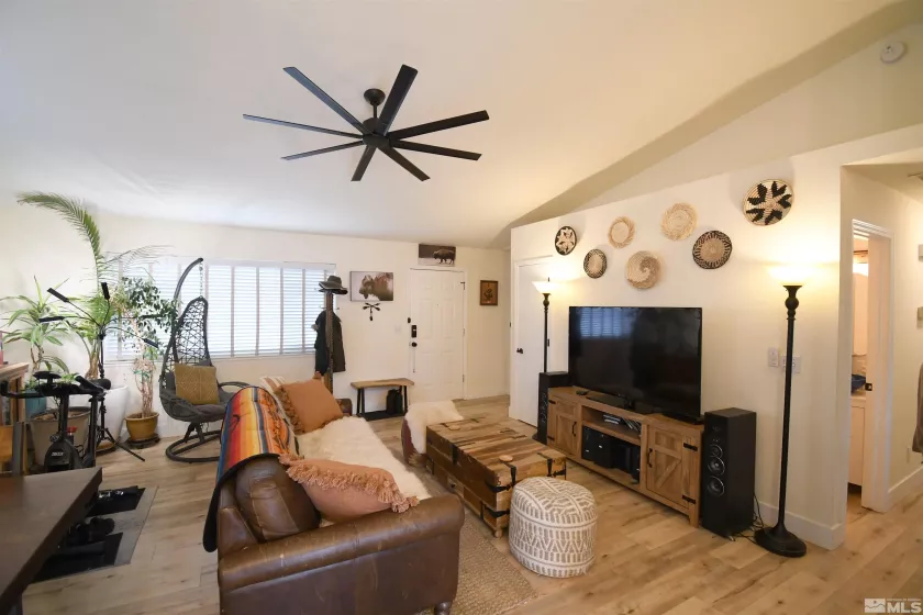 8653 Piper, Reno, Nevada 89506, 3 Bedrooms Bedrooms, ,2 BathroomsBathrooms,Residential,Residential,Piper,250004669