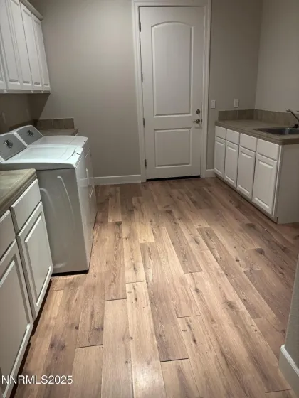 134 DENIO, Dayton, Nevada 89403, 5 Bedrooms Bedrooms, ,4 BathroomsBathrooms,Residential,Residential,DENIO,250004762