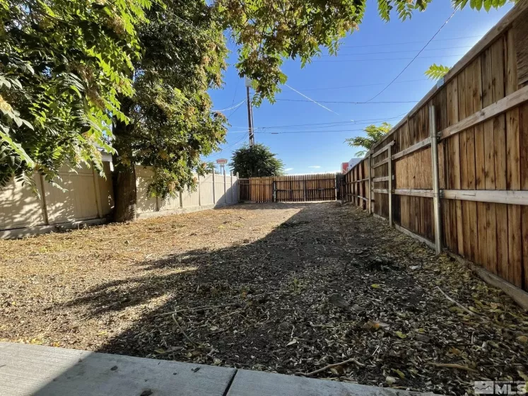 656 Eureka, Reno, Nevada 89512, 3 Bedrooms Bedrooms, ,1 BathroomBathrooms,Residential,Residential,Eureka,250004415