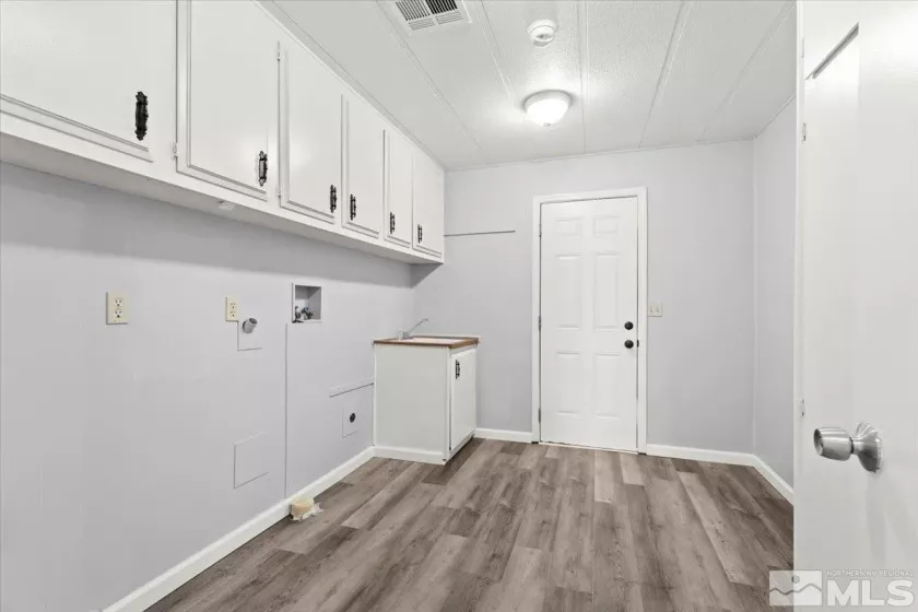 350 Randon, Fernley, Nevada 89408, 3 Bedrooms Bedrooms, ,2 BathroomsBathrooms,Residential,Residential,Randon,250004940