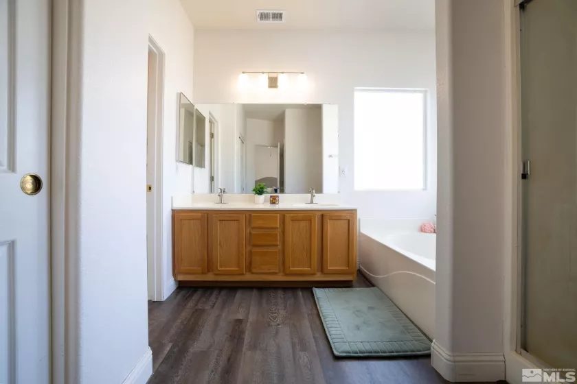 3940 Rainier, Reno, Nevada 89508, 4 Bedrooms Bedrooms, ,2 BathroomsBathrooms,Residential,Residential,Rainier,250004801