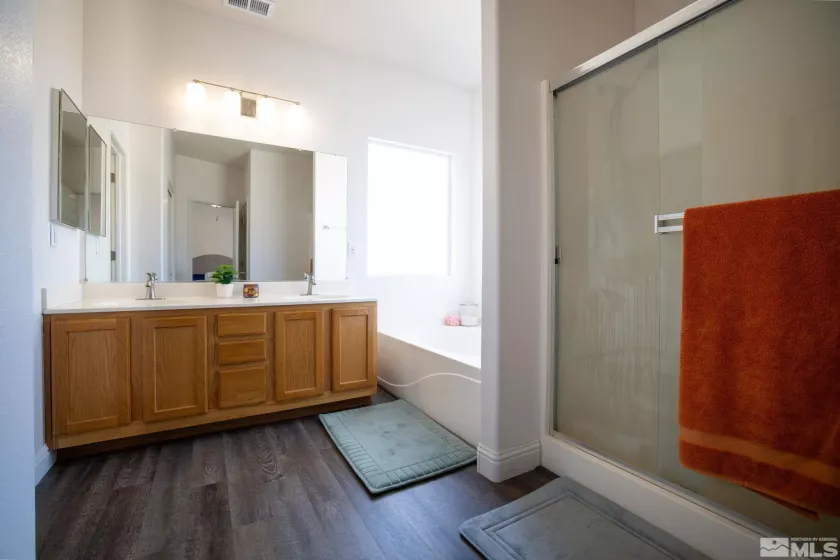 3940 Rainier, Reno, Nevada 89508, 4 Bedrooms Bedrooms, ,2 BathroomsBathrooms,Residential,Residential,Rainier,250004801