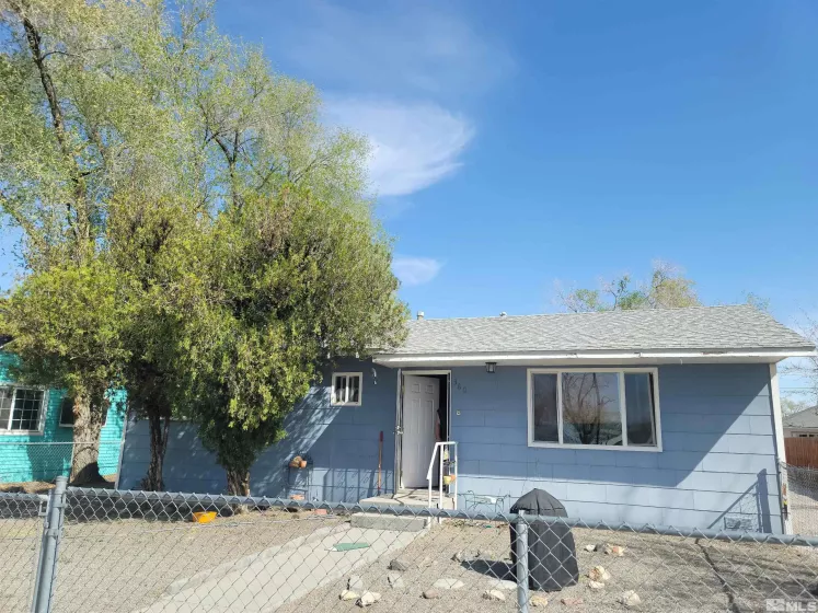 360 & 360 1/2 Virginia, Fallon, Nevada 89406, 4 Bedrooms Bedrooms, ,4 BathroomsBathrooms,Residential Income,Residential,Virginia,250004786