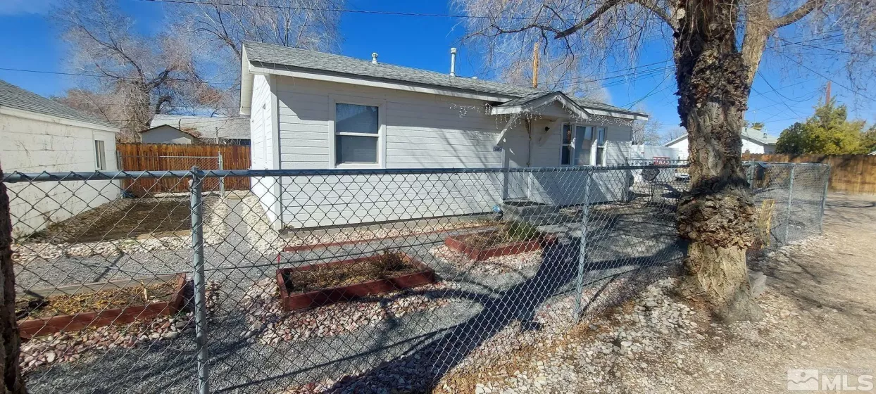 360 & 360 1/2 Virginia, Fallon, Nevada 89406, 4 Bedrooms Bedrooms, ,4 BathroomsBathrooms,Residential Income,Residential,Virginia,250004786