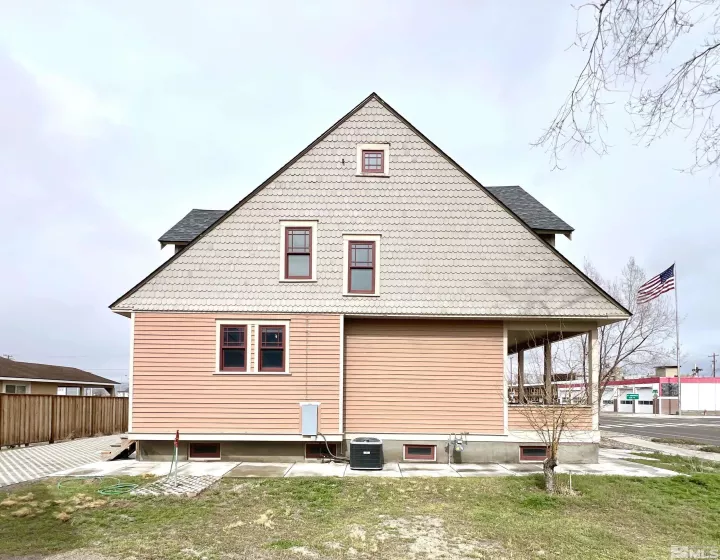 215 Broad, Battle Mountain, Nevada 89820, 3 Bedrooms Bedrooms, ,2 BathroomsBathrooms,Residential,Residential,Broad,250004701