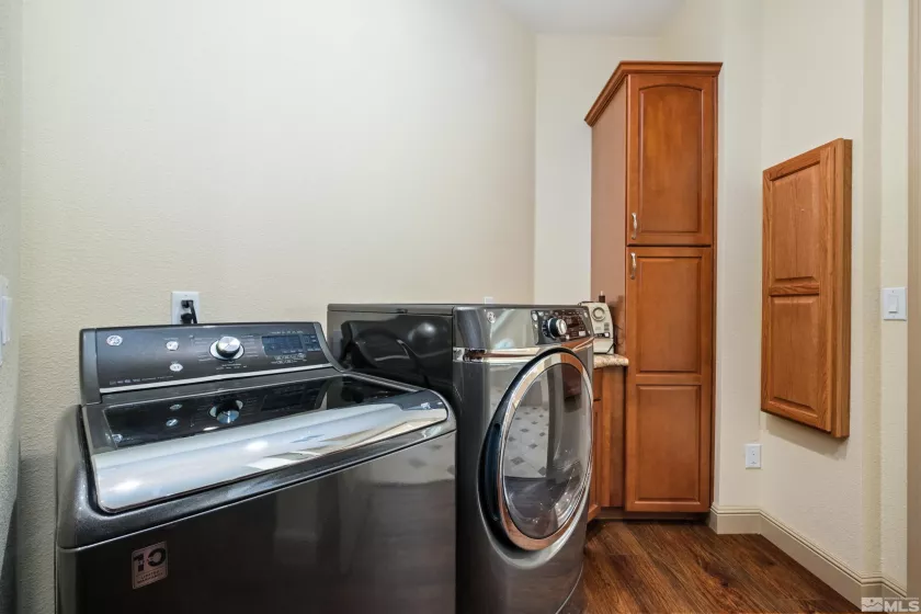 10 Franktown, Reno, Nevada 89704, 3 Bedrooms Bedrooms, ,4 BathroomsBathrooms,Residential,Residential,Franktown,250004678