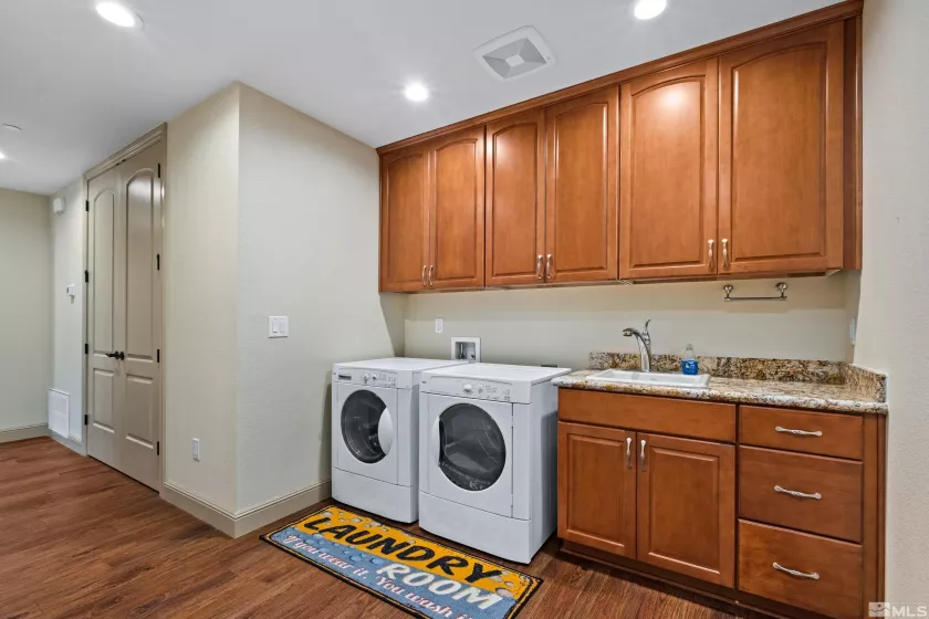 10 Franktown, Reno, Nevada 89704, 3 Bedrooms Bedrooms, ,4 BathroomsBathrooms,Residential,Residential,Franktown,250004678