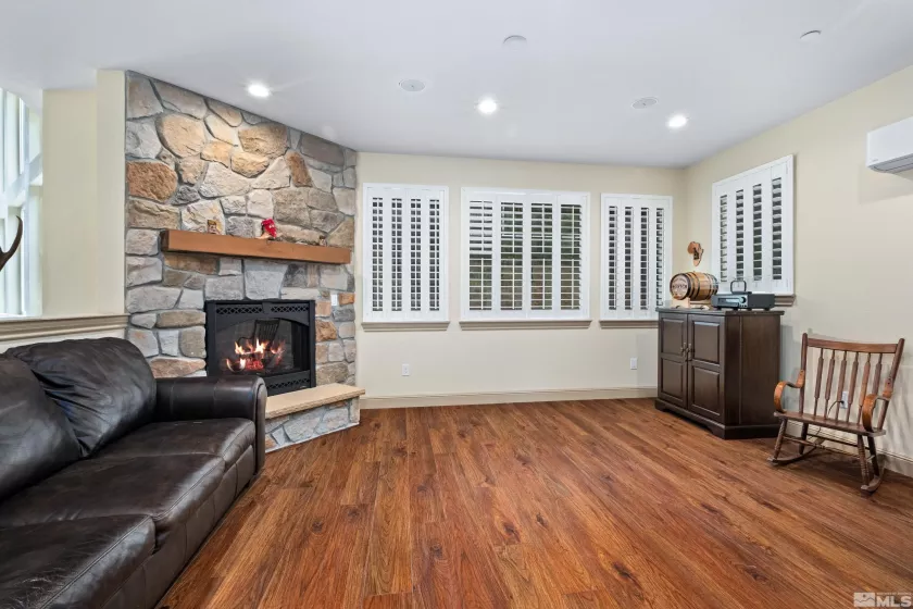 10 Franktown, Reno, Nevada 89704, 3 Bedrooms Bedrooms, ,4 BathroomsBathrooms,Residential,Residential,Franktown,250004678