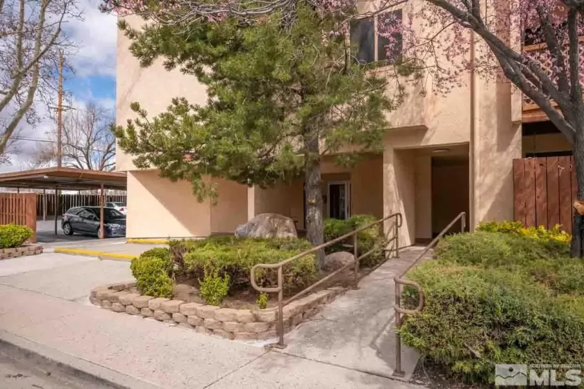 2700 Plumas, Reno, Nevada 89509, 2 Bedrooms Bedrooms, ,2 BathroomsBathrooms,Residential,Residential,Plumas,250004674