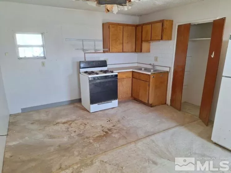 435 9th, Lovelock, Nevada 89419, ,Commercial Sale,Residential,9th,240006707