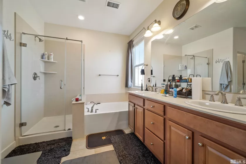 2575 Piero, Sparks, Nevada 89434, 4 Bedrooms Bedrooms, ,3 BathroomsBathrooms,Residential,Residential,Piero,250004919