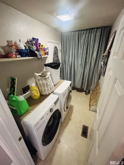 1808 rock, Carson City, Nevada 89701, 3 Bedrooms Bedrooms, ,2 BathroomsBathrooms,Residential,Residential,rock,250004923