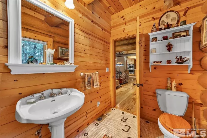 93 Jeffrey Pine, Carson City, Nevada 89705, 9 Bedrooms Bedrooms, ,12 BathroomsBathrooms,Residential,Residential,Jeffrey Pine,250004891